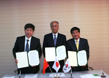 PHOTO:Signing ceremony of the collaboration, February, 2011