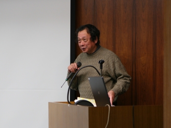 （写真1）講演される京極 高宣先生