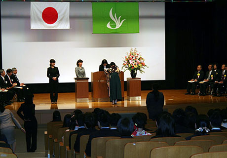 写真:卒業証書授与