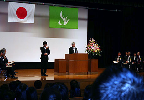 写真:学院長式辞