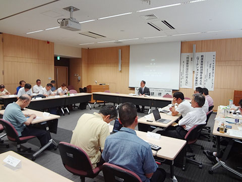 写真3:「指導要領改訂の考え方」栗原 勝美 先生による講演