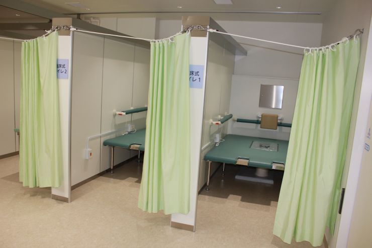 機能訓練棟 トイレ動作自立者用高床トイレの写真