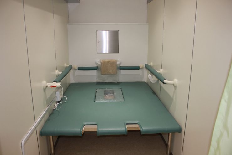 機能訓練棟 トイレ動作自立者用高床式トイレ縦向きの写真