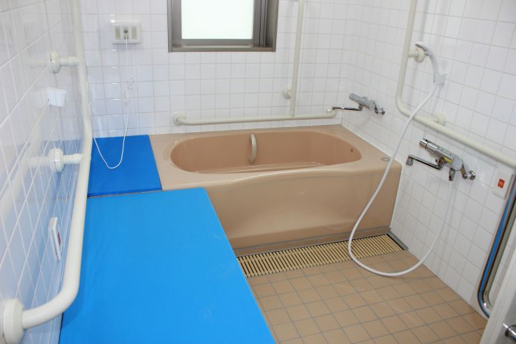 機能訓練棟 自立浴室(短座位用)の写真