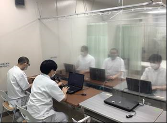 パソコンを使った授業の様子