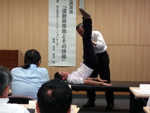 写真：中村耕三総長による基調講演